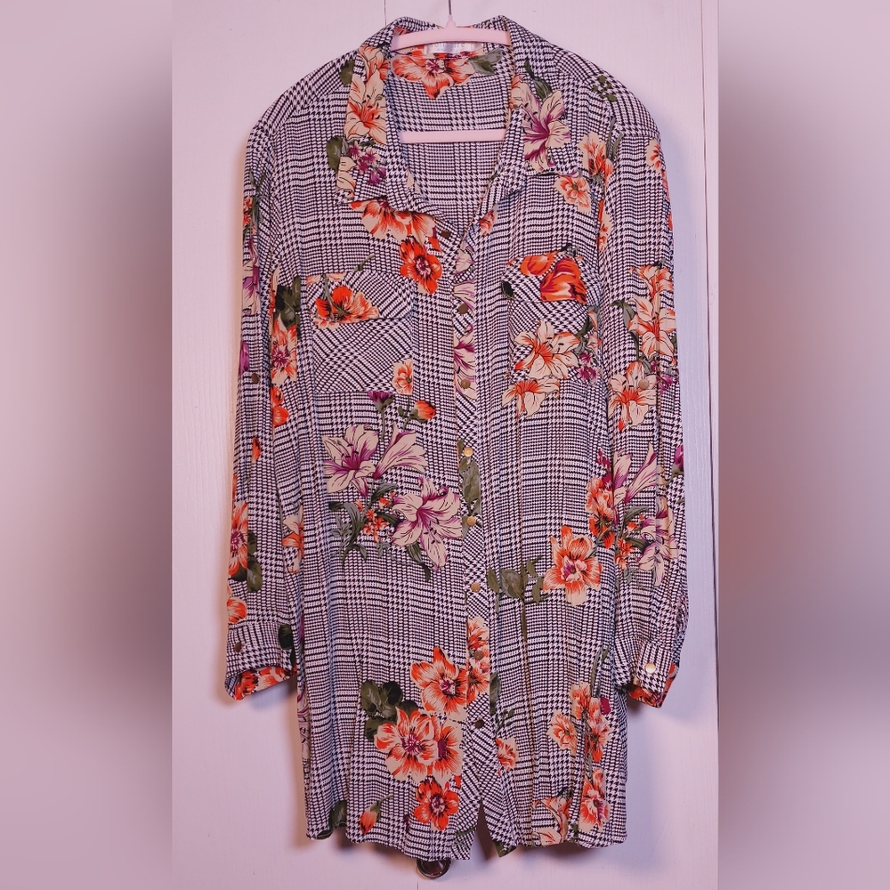 Solitaire Stripe Floral Button Front Tunic Blouse Size 3X Black White Collar - Picture 11 of 11